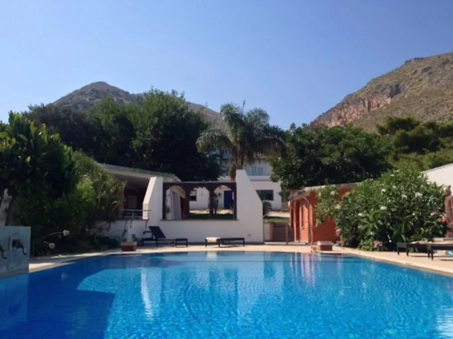 Villa Elloise Palermo 0*,  Italy